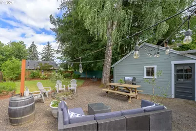 928 SE Davis St, McMinnville, OR 97128 - Photo 12