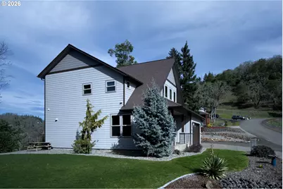 1252 Southridge Way, Roseburg, OR 97470 - Photo 6