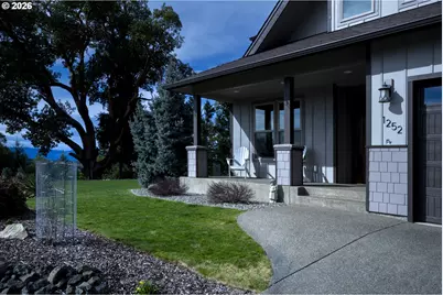 1252 Southridge Way, Roseburg, OR 97470 - Photo 4