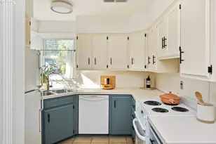 6430 NE Hancock St, Portland, OR 97213 - Photo 12