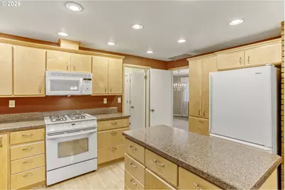 21120 SE Lansing Ln, Damascus, OR 97089 - Photo 8