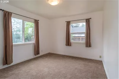 461 W Broccoli St, Roseburg, OR 97471 - Photo 14