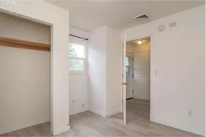 461 W Broccoli St, Roseburg, OR 97471 - Photo 26