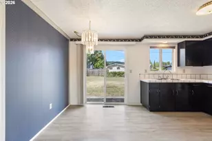 1911 Palos Verdes Dr, Roseburg, OR 97471 - Photo 14