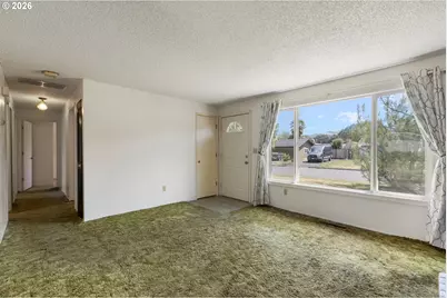 1911 Palos Verdes Dr, Roseburg, OR 97471 - Photo 10