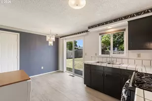 1911 Palos Verdes Dr, Roseburg, OR 97471 - Photo 20