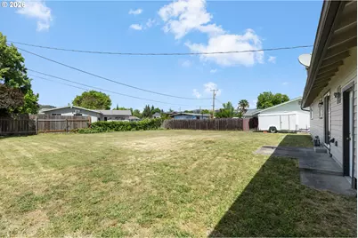 1911 Palos Verdes Dr, Roseburg, OR 97471 - Photo 40