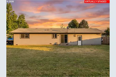 1911 Palos Verdes Dr, Roseburg, OR 97471 - Photo 4