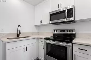 1904 SE 80th Ave, Portland, OR 97215 - Photo 10