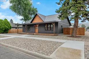 1004 Walnut St, Baker City, OR 97814 - Photo 1