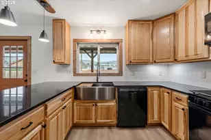 1004 Walnut St, Baker City, OR 97814 - Photo 2