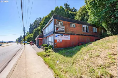 2238 Tremont St, North Bend, OR 97459 - Photo 2