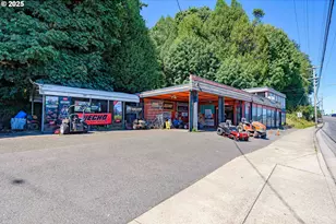 2238 Tremont St, North Bend, OR 97459 - Photo 1