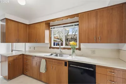 1420 Evergreen Dr, Eugene, OR 97404 - Photo 6