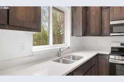 91512 Grinnell Ln, Coos Bay, OR 97420 - Photo 10