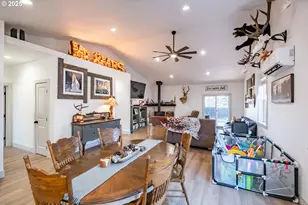 547 W Fourth St, Coquille, OR 97423 - Photo 14