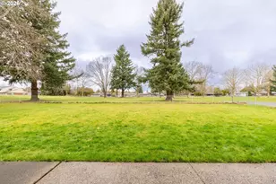 1935 NE 19th St, Gresham, OR 97030 - Photo 4