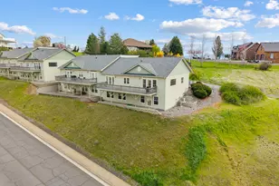 810 N Main St, Pendleton, OR 97801 - Photo 2