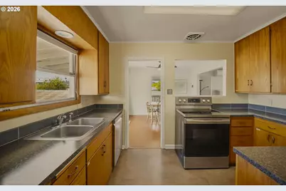 525 Elm Ave, Reedsport, OR 97467 - Photo 10