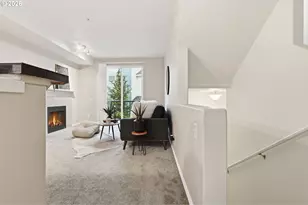 2004 NE Cadbury Ave, Hillsboro, OR 97006 - Photo 10