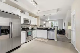 2004 NE Cadbury Ave, Hillsboro, OR 97006 - Photo 16