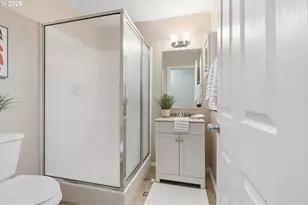 2004 NE Cadbury Ave, Hillsboro, OR 97006 - Photo 32