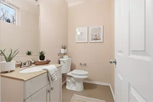 2004 NE Cadbury Ave, Hillsboro, OR 97006 - Photo 16
