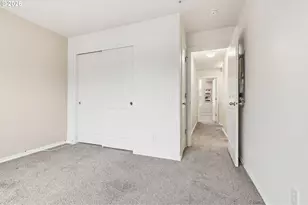 2004 NE Cadbury Ave, Hillsboro, OR 97006 - Photo 32