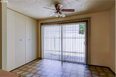 611 SE 139th Ave, Portland, OR 97233 - Photo 18