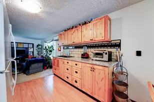 611 SE 139th Ave, Portland, OR 97233 - Photo 4
