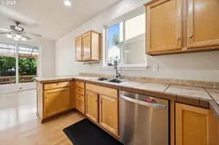 17723 SW Falling Leaf Ct, Beaverton, OR 97003 - Photo 16