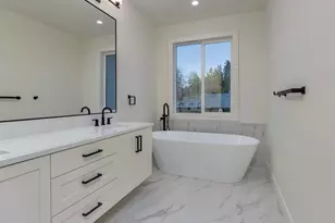 154 E Airedale Ave, La Center, WA 98629 - Photo 32