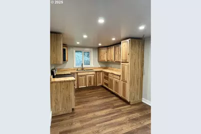 1745 Rifle Range Rd, Roseburg, OR 97470 - Photo 32