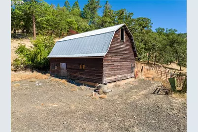 1745 Rifle Range Rd, Roseburg, OR 97470 - Photo 2