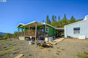 1745 Rifle Range Rd, Roseburg, OR 97470 - Photo 8