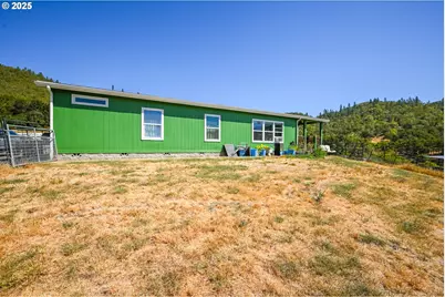 1745 Rifle Range Rd, Roseburg, OR 97470 - Photo 14