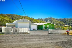 1745 Rifle Range Rd, Roseburg, OR 97470 - Photo 2