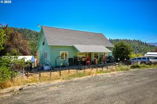 1745 Rifle Range Rd, Roseburg, OR 97470 - Photo 16