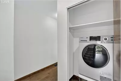 11926 N Jantzen Beach Ave #2, Portland, OR 97217 - Photo 8