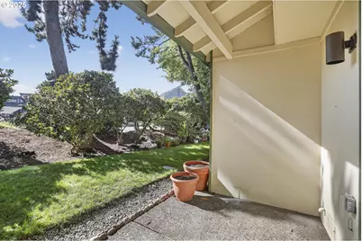 11926 N Jantzen Beach Ave #2, Portland, OR 97217 - Photo 24