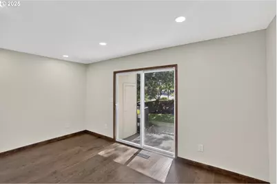 11926 N Jantzen Beach Ave #2, Portland, OR 97217 - Photo 18