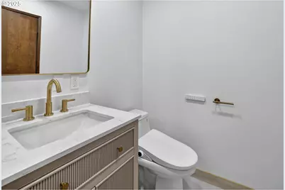 11926 N Jantzen Beach Ave #2, Portland, OR 97217 - Photo 32