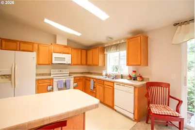 134 Driftwood Dr, Florence, OR 97439 - Photo 10
