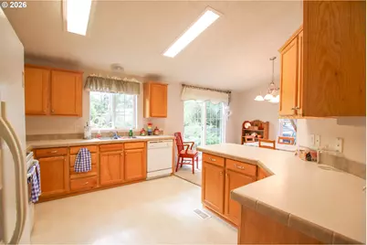 134 Driftwood Dr, Florence, OR 97439 - Photo 12