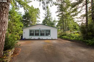 134 Driftwood Dr, Florence, OR 97439 - Photo 2