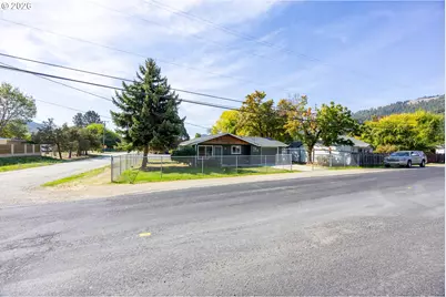 168 Walnut St, Myrtle Creek, OR 97457 - Photo 26