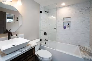 66505 Gerking Market Rd, Bend, OR 97703 - Photo 22