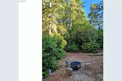 39 Easy St, Florence, OR 97439 - Photo 10