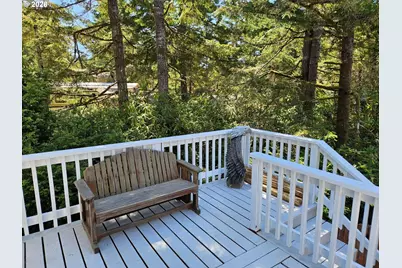 39 Easy St, Florence, OR 97439 - Photo 6