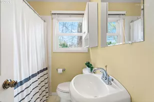 874 NE Birchwood Dr, Hillsboro, OR 97124 - Photo 16